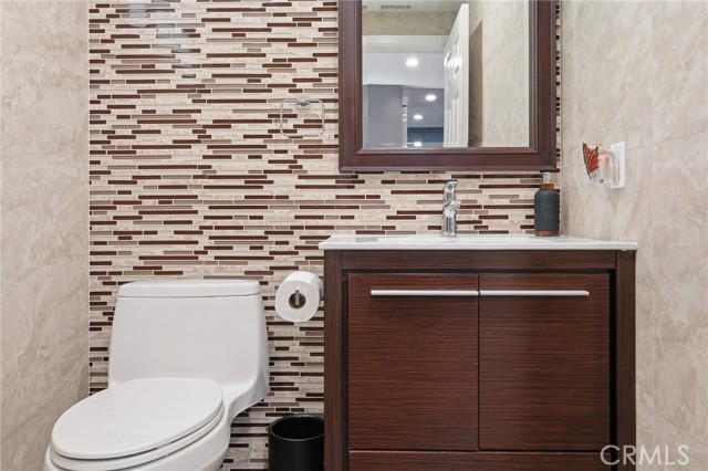 Detail Gallery Image 18 of 37 For 15735 Nordhoff St #11,  North Hills,  CA 91343 - 3 Beds | 3 Baths