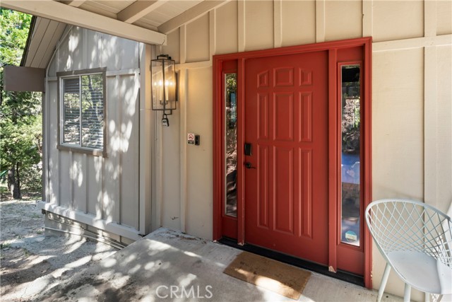 Detail Gallery Image 3 of 48 For 832 Rhine Rd, Lake Arrowhead,  CA 92352 - 3 Beds | 2 Baths