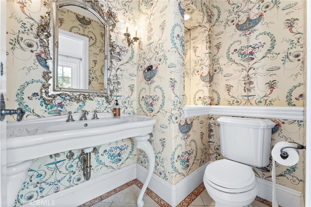 https://media.crmls.org/medias/6566ce29-5f54-41d6-9c12-737ab66e7750.jpg?preset=X-Large