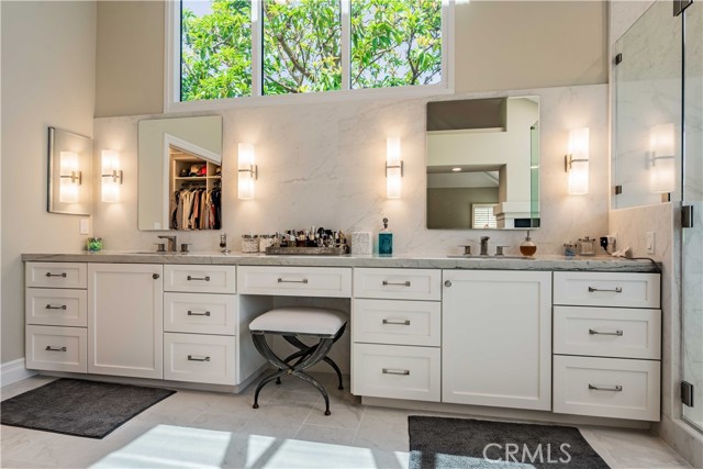 6561 Horseshoe Lane, Huntington Beach CA: https://media.crmls.org/medias/656705fb-3073-40d8-a885-5e4f595ab5eb.jpg