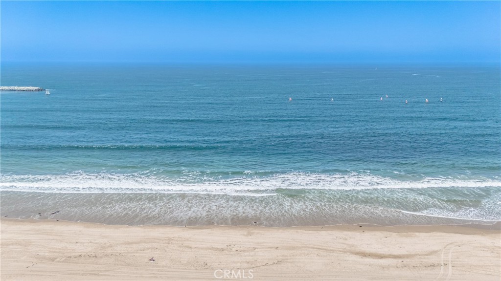 https://media.crmls.org/medias/6567076a-f543-43ae-a8d8-1499fe150543.jpg?preset=X-Large