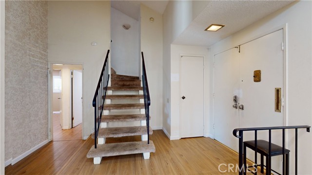 1211 Camelot Way photo 3