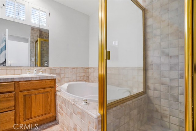 6233 Capistrano Avenue, Woodland Hills CA: https://media.crmls.org/medias/65679eb7-1cb9-4141-868d-019f68d49af9.jpg