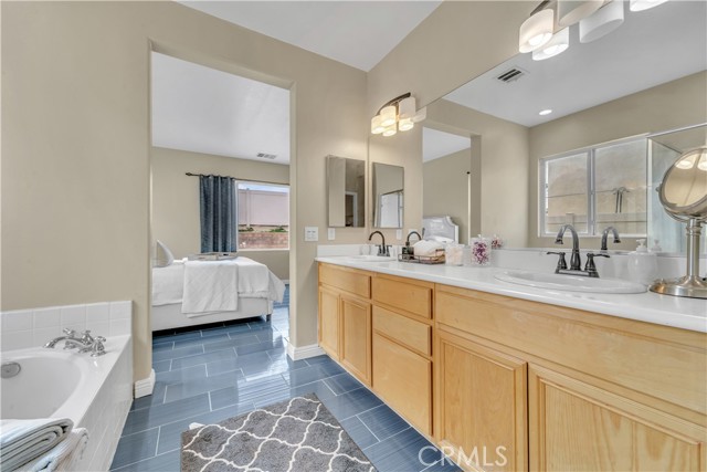 Detail Gallery Image 10 of 20 For 37757 Sabra, Palmdale,  CA 93552 - 5 Beds | 3 Baths