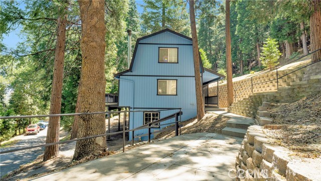 Detail Gallery Image 3 of 18 For 23995 Fern Glen Ln, Crestline,  CA 92325 - 2 Beds | 1/1 Baths