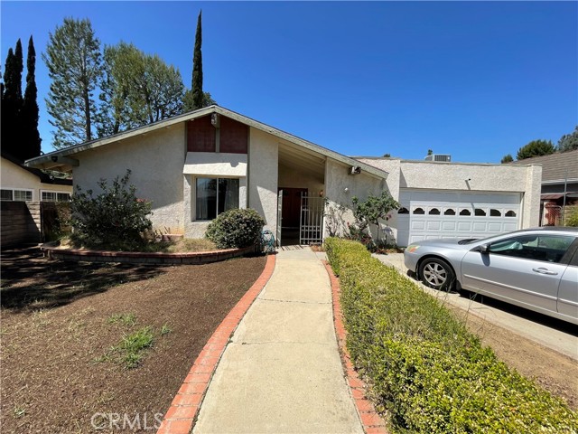 Detail Gallery Image 3 of 22 For 12747 Deon Pl, Granada Hills,  CA 91344 - 4 Beds | 3 Baths