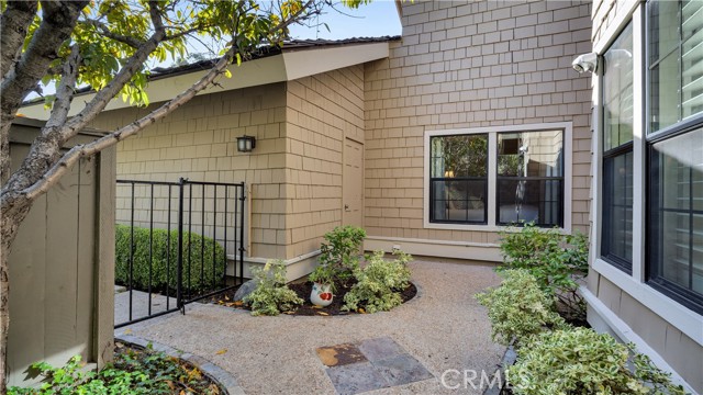 Detail Gallery Image 2 of 39 For 57 Pinewood, Irvine,  CA 92604 - 2 Beds | 2 Baths