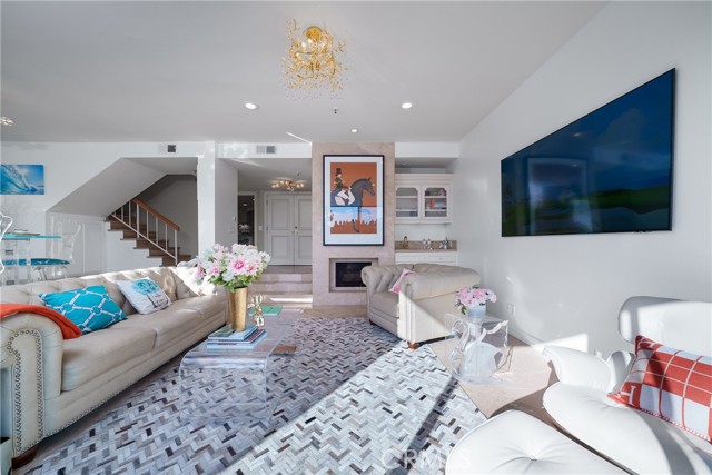 67 Sea Island Drive, Newport Beach CA: https://media.crmls.org/medias/6569d0b6-4b18-4ed3-b9b3-5cb8247e9234.jpg