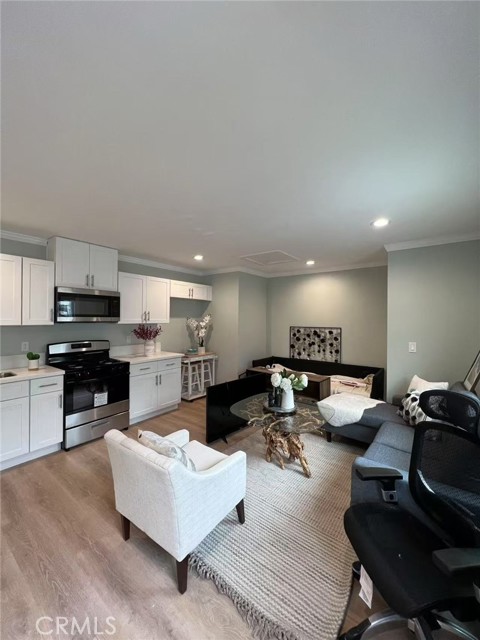 5524 1/2 Spokane, Los Angeles CA: https://media.crmls.org/medias/656a0b71-e076-4927-a2f4-c4d6daba0e2f.jpg
