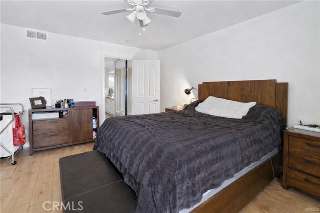Detail Gallery Image 9 of 18 For 5009 Woodman Ave #116,  Sherman Oaks,  CA 91423 - 2 Beds | 2 Baths
