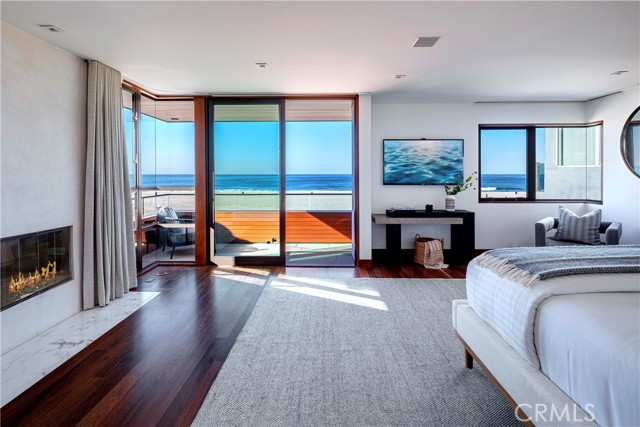 732 The Strand, Hermosa Beach, California 90254, 4 Bedrooms Bedrooms, ,2 BathroomsBathrooms,Residential,Sold,The Strand,SB25197850