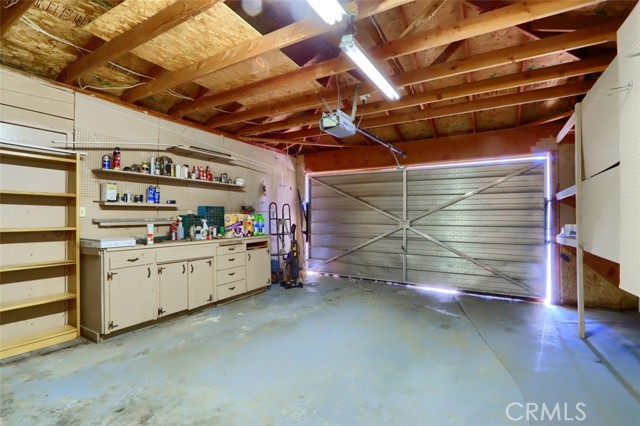 42912 Country Club E Drive, Oakhurst CA: https://media.crmls.org/medias/656b84c3-b320-4aeb-a1cf-f1b3c59f7e6f.jpg