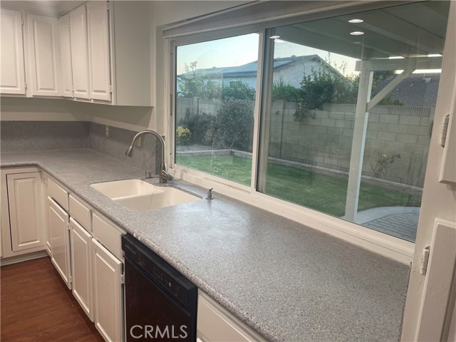 Detail Gallery Image 22 of 29 For 2393 Cragmont Ct, Simi Valley,  CA 93065 - 4 Beds | 2/1 Baths
