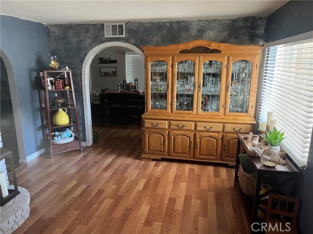 10457 50th Street, Jurupa Valley CA: https://media.crmls.org/medias/656c5d4c-c9e0-4b75-9fd8-4044618b6a3c.jpg