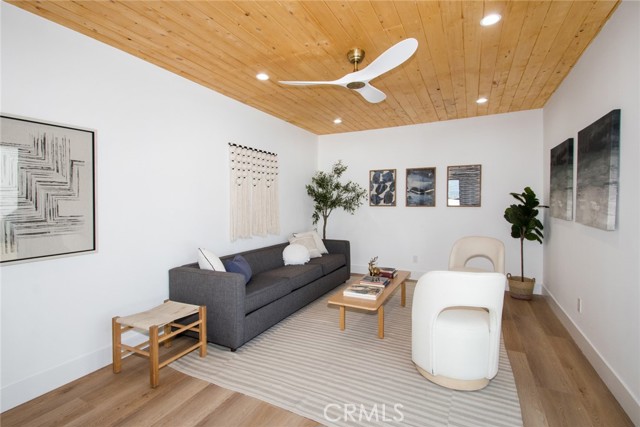 5126 Chesley Avenue, Los Angeles CA: https://media.crmls.org/medias/656c83e3-7311-48d3-9d4b-8b4a9840aec6.jpg
