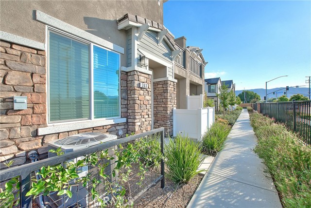 Detail Gallery Image 5 of 48 For 41985 Emelia St #303,  Murrieta,  CA 92562 - 2 Beds | 2/1 Baths