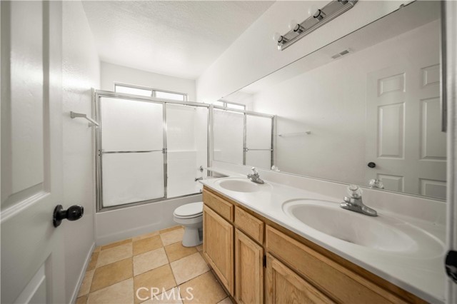 43441 30TH W Street, Lancaster CA: https://media.crmls.org/medias/656ce62c-d69b-4cd3-8f46-d1072f696443.jpg