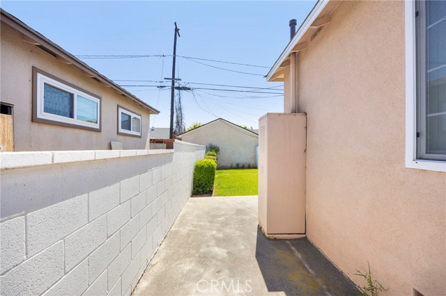 4736 Vangold Avenue, Lakewood CA: https://media.crmls.org/medias/656cee5b-03d2-47bc-83fd-9da3de9df4f9.jpg