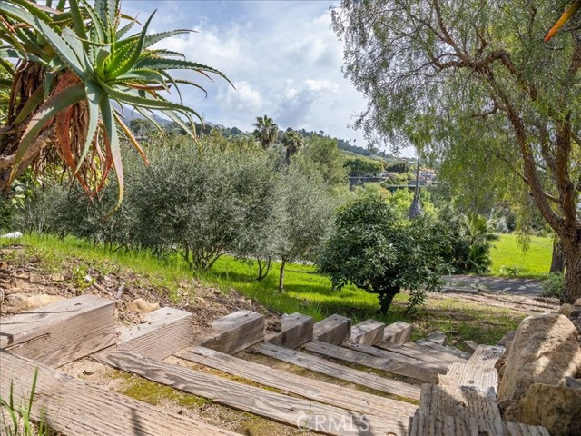 3744 Foothill Road, Santa Barbara CA: https://media.crmls.org/medias/656dd132-e902-4217-907b-4988dadd5d21.jpg