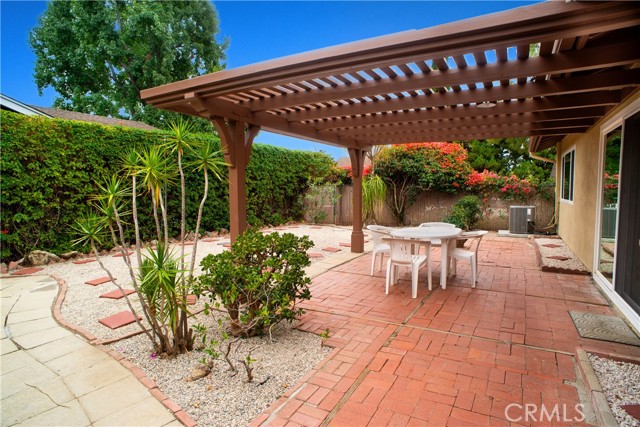 Detail Gallery Image 13 of 13 For 8556 Kelvin Ave, Winnetka,  CA 91306 - 3 Beds | 2 Baths