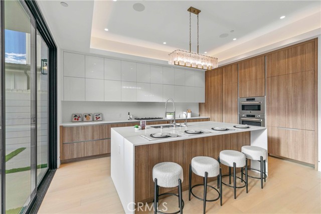 Detail Gallery Image 16 of 49 For 4532 Katherine, Sherman Oaks,  CA 91423 - 6 Beds | 6/1 Baths