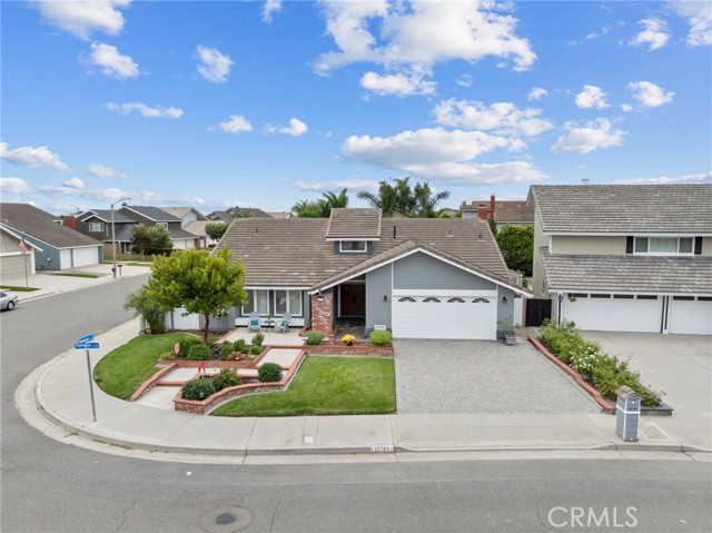 Detail Gallery Image 50 of 56 For 17701 Rainglen Ln, Huntington Beach,  CA 92649 - 3 Beds | 2 Baths