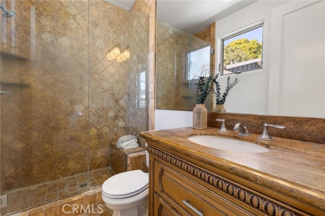 Detail Gallery Image 50 of 64 For 2516 Walnut Ave, Manhattan Beach,  CA 90266 - 5 Beds | 5/1 Baths