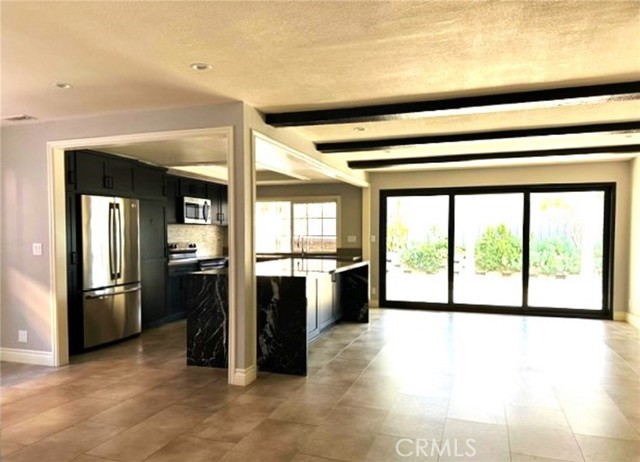1063 Redding Avenue, Costa Mesa CA: https://media.crmls.org/medias/656f7efe-4ffb-476b-b961-31abee441618.jpg