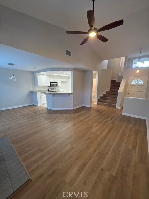 Detail Gallery Image 20 of 34 For 2211 Carob, Tustin,  CA 92782 - 3 Beds | 2/1 Baths