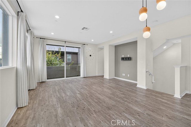 Detail Gallery Image 13 of 55 For 8405 N Fusion, Northridge,  CA 91325 - 4 Beds | 4 Baths