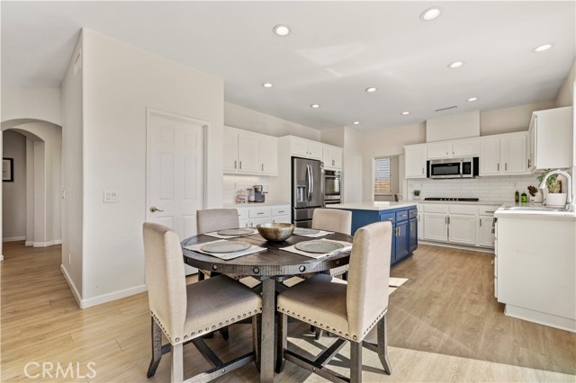 Detail Gallery Image 19 of 59 For 26451 Puffin Pl, Canyon Country,  CA 91387 - 4 Beds | 3 Baths