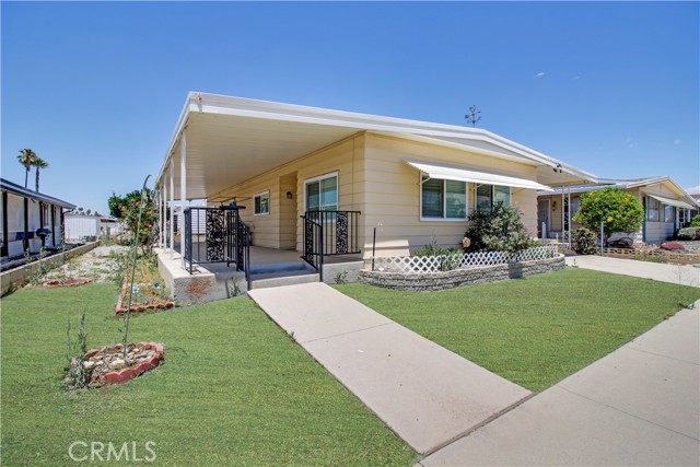 1180 Camino Del Rancho, Hemet CA: https://media.crmls.org/medias/65720578-2f06-488a-9be3-806a557de649.jpg