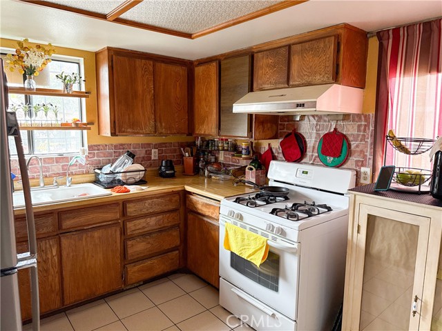 Detail Gallery Image 10 of 14 For 3711 W Camille St, Santa Ana,  CA 92704 - – Beds | – Baths