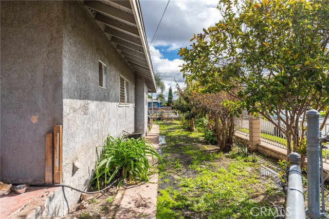 Detail Gallery Image 33 of 42 For 224 S Victoria Ave, Corona,  CA 92879 - 5 Beds | 2/1 Baths