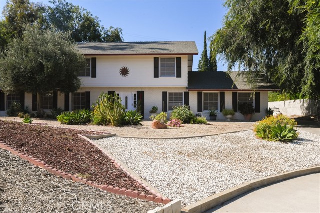 5295 Bronson Way, Riverside CA: https://media.crmls.org/medias/6573ab48-a6c6-44f0-874a-1ede375e7920.jpg