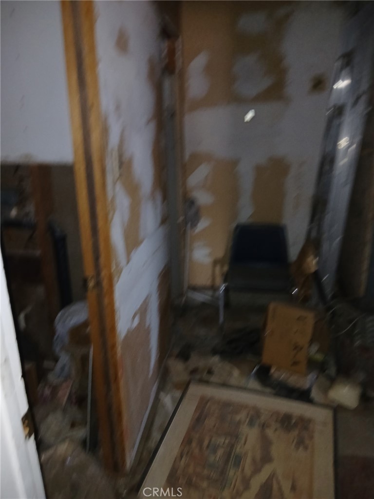 https://media.crmls.org/medias/6573bc74-31c9-4567-a307-e1a64d53eb74.jpg?preset=X-Large