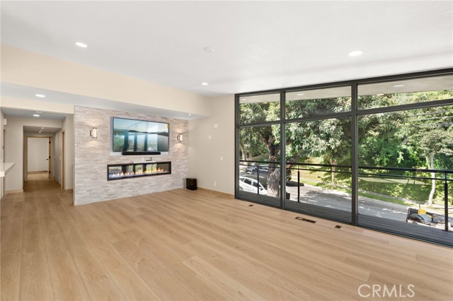 325 N Madison Avenue, Monrovia CA: https://media.crmls.org/medias/65740b48-147e-45c9-8c20-f3b026d2db97.jpg