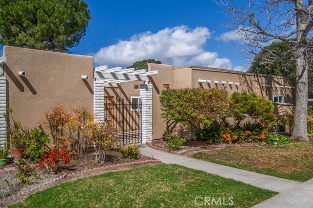 2052 Via Mariposa #C, Laguna Woods, CA 92637