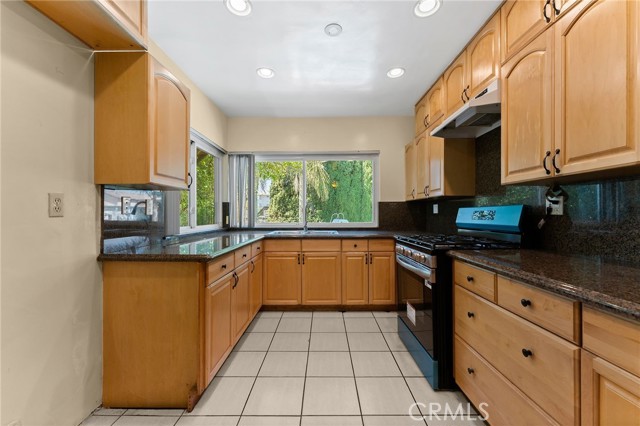 6627 Columbus Avenue, Van Nuys CA: https://media.crmls.org/medias/65742586-7694-4445-9a53-5c12b2caa68c.jpg
