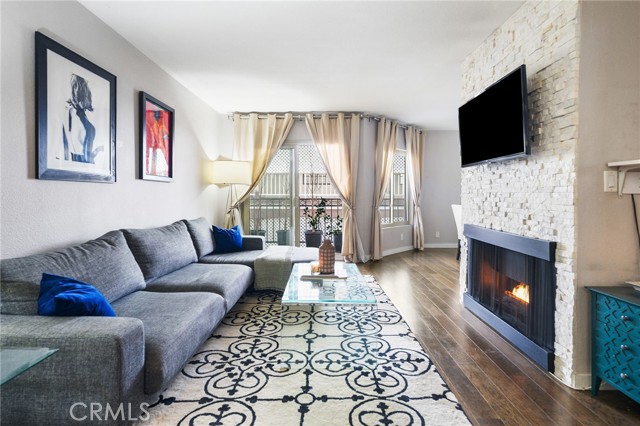Detail Gallery Image 7 of 40 For 141 S Clark Dr #326,  West Hollywood,  CA 90048 - 1 Beds | 1 Baths