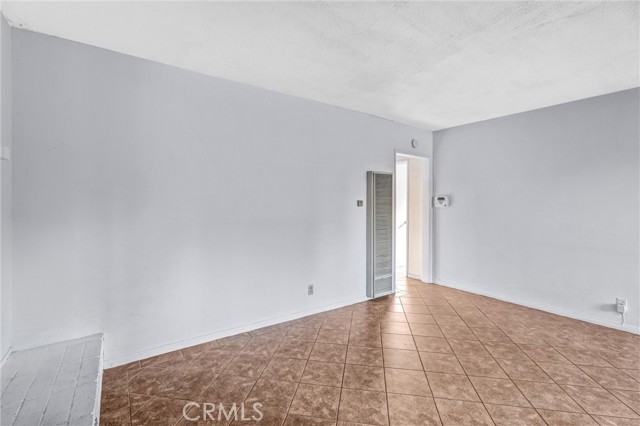 1143 E 220th Street, Carson CA: https://media.crmls.org/medias/6574c607-07c4-450d-8d40-1e93fdc197a4.jpg