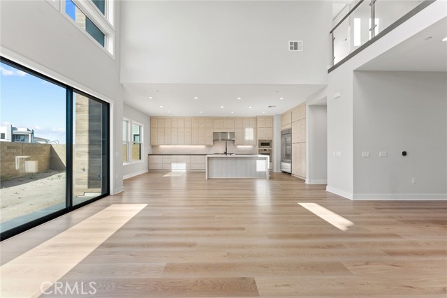 Detail Gallery Image 9 of 56 For 209 Stage, Irvine,  CA 92618 - 5 Beds | 5 Baths