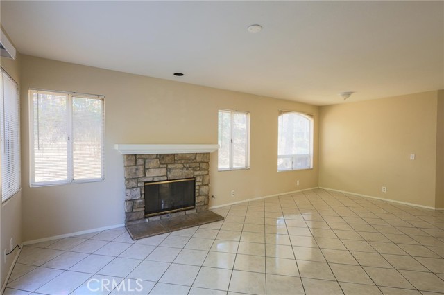 Detail Gallery Image 10 of 27 For 23916 Lake Vista Rd, Moreno Valley,  CA 92557 - 4 Beds | 2/1 Baths