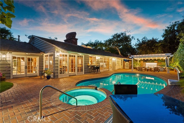 23060 Doris Way, Torrance CA: https://media.crmls.org/medias/6576e615-c615-4bee-a12b-e055808f5184.jpg