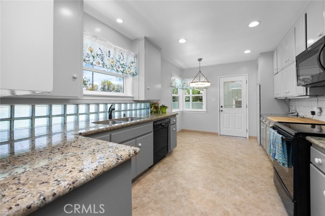 Image 12 of 41 For 5422 Harvey Way