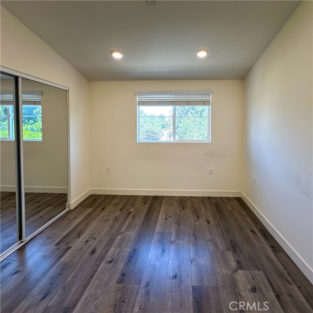 Detail Gallery Image 13 of 23 For 14019 Vanowen St, Van Nuys,  CA 91405 - 3 Beds | 3 Baths