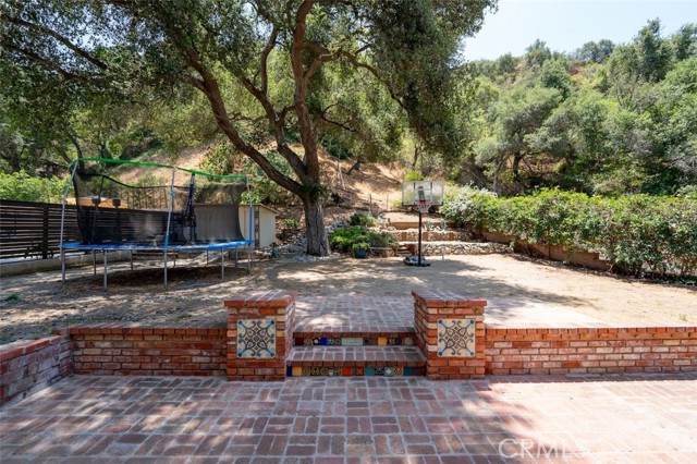 2248 E Chevy Chase Drive, Glendale CA: https://media.crmls.org/medias/6577aacf-f94a-4ce2-839b-95c4e69c8151.jpg
