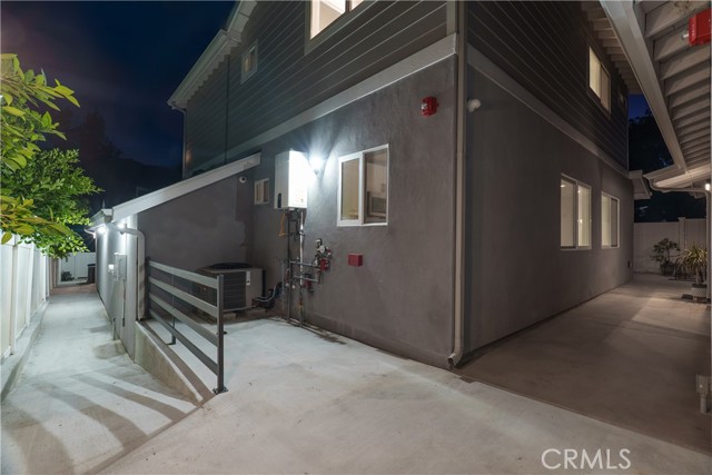 3419 Montrose Avenue, La Crescenta CA: https://media.crmls.org/medias/6577f2c9-9c38-474e-bce9-cb415d9b6ff1.jpg