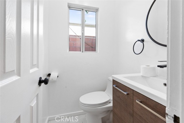 1941 W Kenneth Road, Glendale CA: https://media.crmls.org/medias/6578cf36-3b02-42b1-aade-289010f8a986.jpg