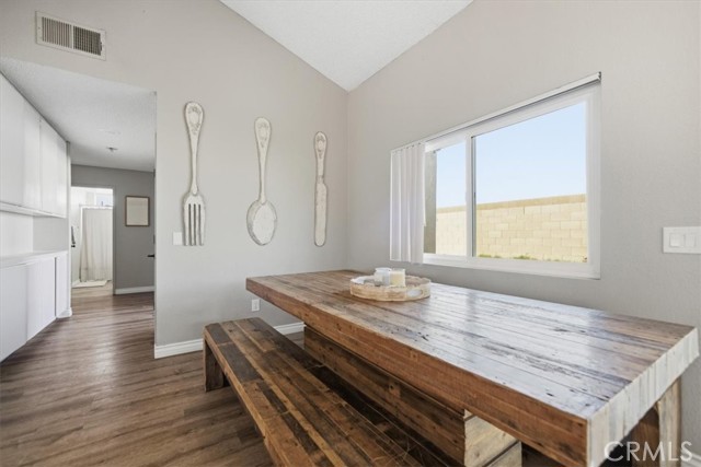 Detail Gallery Image 15 of 39 For 1809 E Avenue R6, Palmdale,  CA 93550 - 3 Beds | 2 Baths